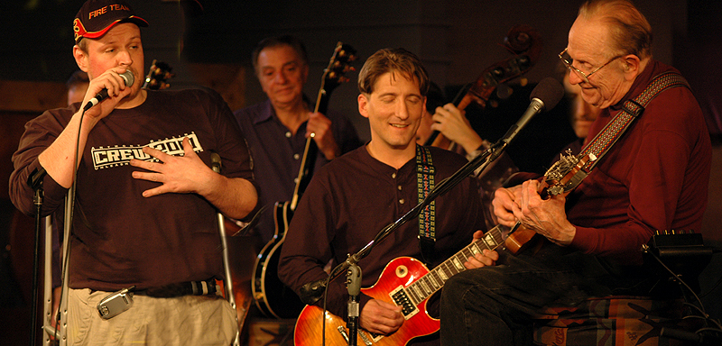 Willard Barth performing with Les Paul and his trio